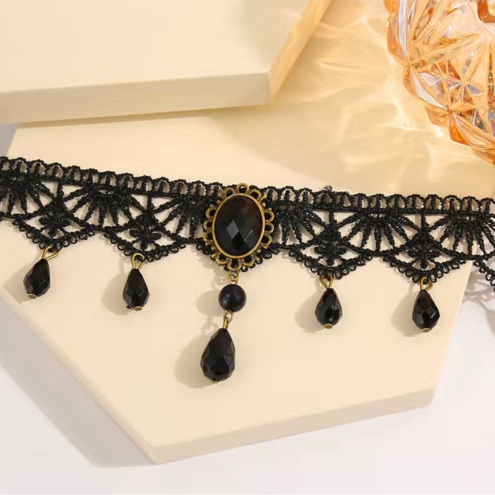 Gorgeous Retro Style Tassel Crystal Lace Halloween Necklace Faux Fashion Jewelry - Picture 4 of 8